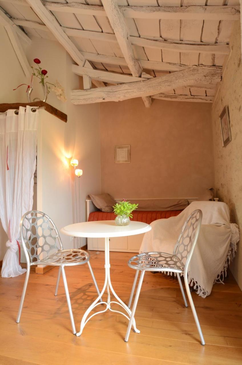 Chambres D'Hotes Au Gite De La Pommeraie Landeronde Bagian luar foto