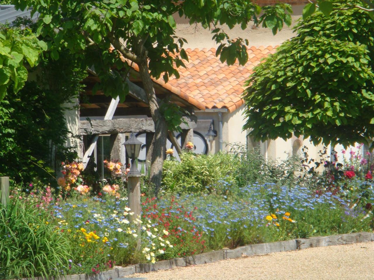 Chambres D'Hotes Au Gite De La Pommeraie Landeronde Bagian luar foto