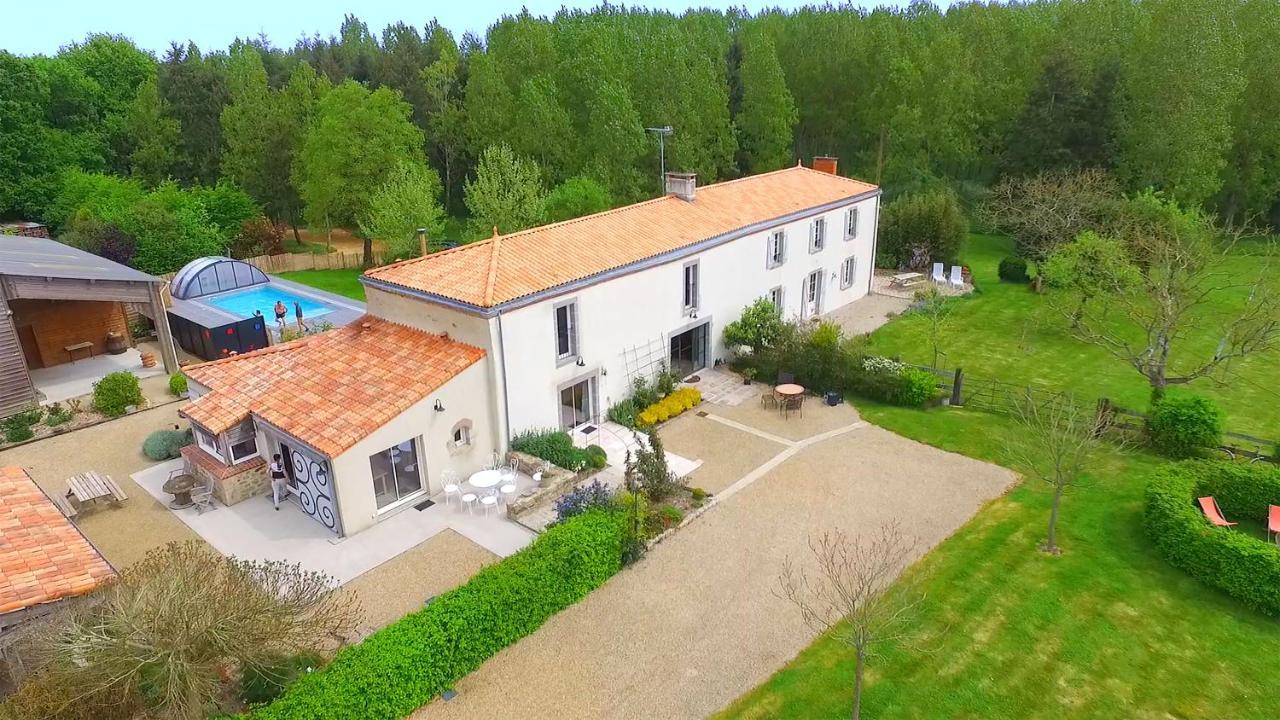 Chambres D'Hotes Au Gite De La Pommeraie Landeronde Bagian luar foto